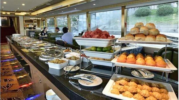 buffet del barco de 4 estrellas 