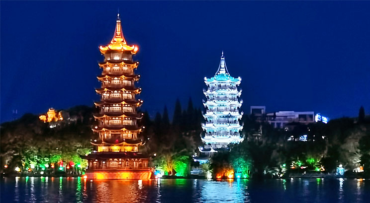 pagodas del sol y la luna